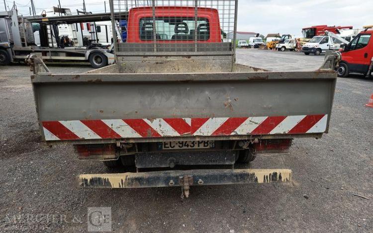 IVECO IS35 BENNE SIMPLE CABINE COFFRE IVECO 35C13  EC-943-PB