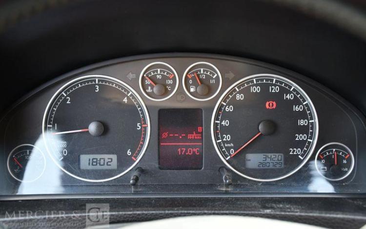 VOLKSWAGEN T5 MULTIVAN 2,0 TDI 177 HIGHLINE NOIR ED-563-YC
