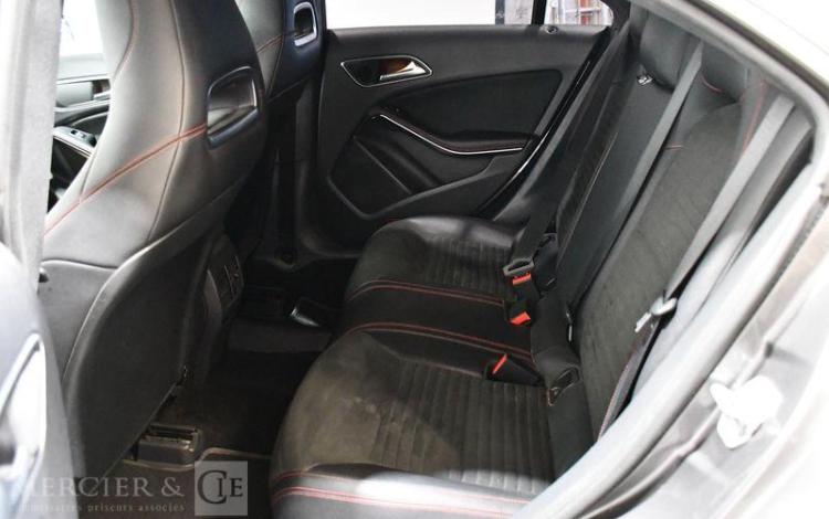MERCEDES CLA GRIS EG-957-FM