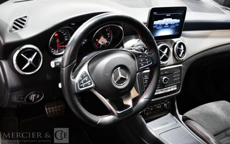 MERCEDES CLA GRIS EG-957-FM