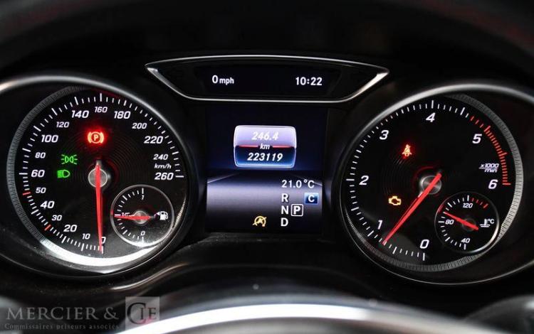 MERCEDES CLA GRIS EG-957-FM