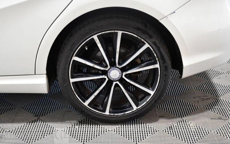 MERCEDES CLASSE B BLANC EH-427-BH