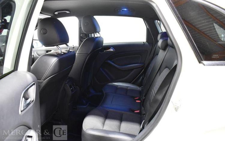MERCEDES CLASSE B BLANC EH-427-BH