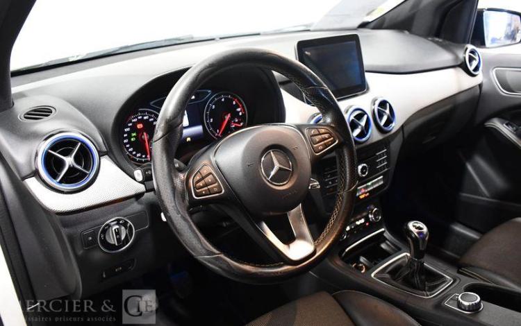 MERCEDES CLASSE B BLANC EH-427-BH