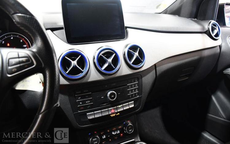 MERCEDES CLASSE B BLANC EH-427-BH