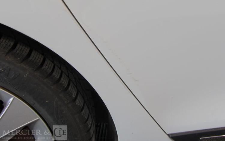 RENAULT CLIO IV BLANC EJ-571-QD