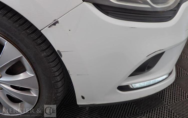 RENAULT CLIO IV BLANC EJ-571-QD