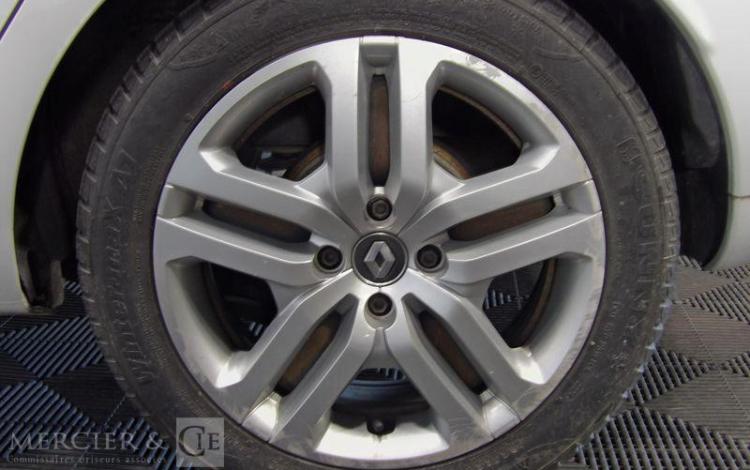 RENAULT CLIO IV 1,5 DCI75 ZEN BLANC EJ-681-NN