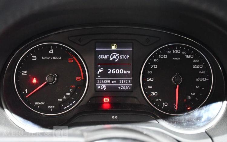 AUDI Q2 2,0 40 TDI 190 DESIGN LUXE QUATTRO S-TRONIC ROUGE EJ-895-XD