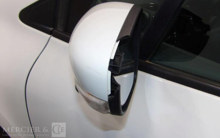 RENAULT CLIO IV DCI 75 ZEN BLANC EL-436-GV