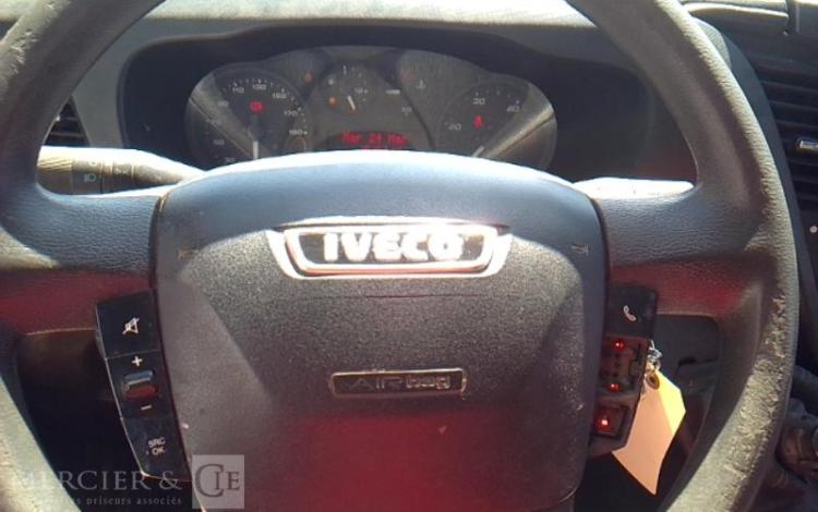 IVECO 35-120  BENNE SIMPLE CABINE COFFRE ROUGE EL-522-MN