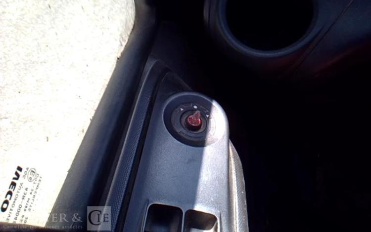 IVECO 35-120  BENNE SIMPLE CABINE COFFRE ROUGE EL-522-MN
