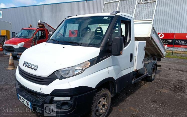 IVECO IS35 BENNE SIMPLE CABINE COFFRE IVECO 35C16  EN-521-NE