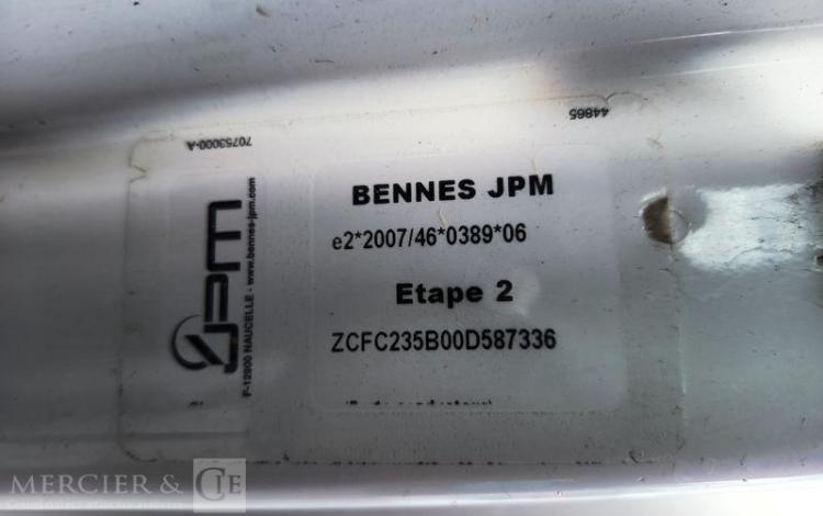 IVECO IS35 BENNE SIMPLE CABINE COFFRE IVECO 35C16  EN-521-NE