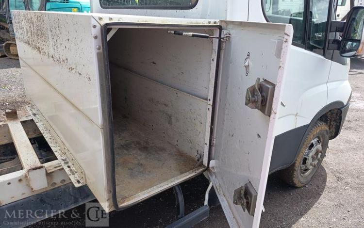 IVECO IS35 BENNE SIMPLE CABINE COFFRE IVECO 35C16  EN-521-NE