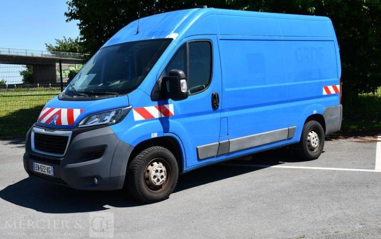PEUGEOT BOXER FOURGON 335 2.0 BLUEHDI 160 L2H2 FT PREMIUM PACK BLEU EN-622-XG