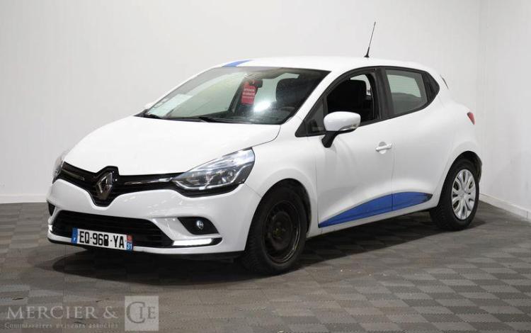 RENAULT CLIO STE 90CH AIR NAV BLANC EQ-968-YA