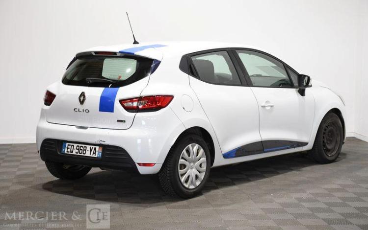 RENAULT CLIO STE 90CH AIR NAV BLANC EQ-968-YA