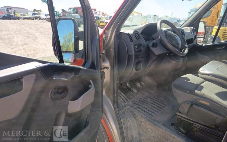 RENAULT MASTER 2,3 DCI 130 CV BENNE AVEC COFFRE ACIER ROUGE ES-084-DW