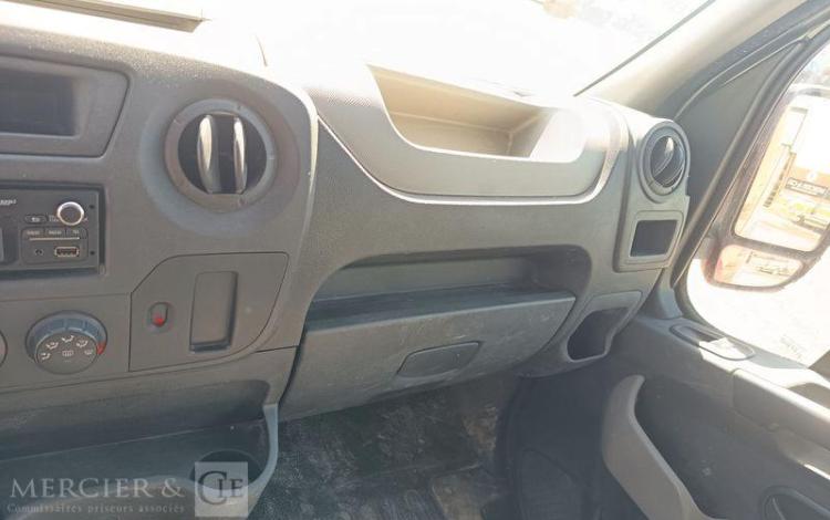 RENAULT MASTER 2,3 DCI 130 CV BENNE AVEC COFFRE ACIER ROUGE ES-084-DW