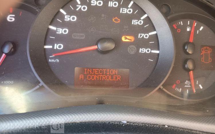 RENAULT MASTER 2,3 DCI 130 CV BENNE AVEC COFFRE ACIER ROUGE ES-084-DW