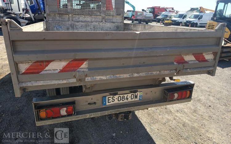 RENAULT MASTER 2,3 DCI 130 CV BENNE AVEC COFFRE ACIER ROUGE ES-084-DW