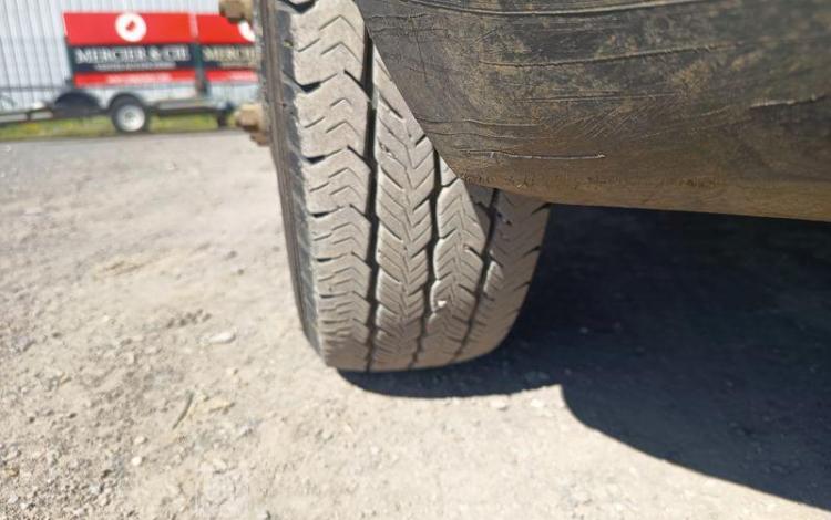 RENAULT MASTER 2,3 DCI 130 CV BENNE AVEC COFFRE ACIER ROUGE ES-084-DW