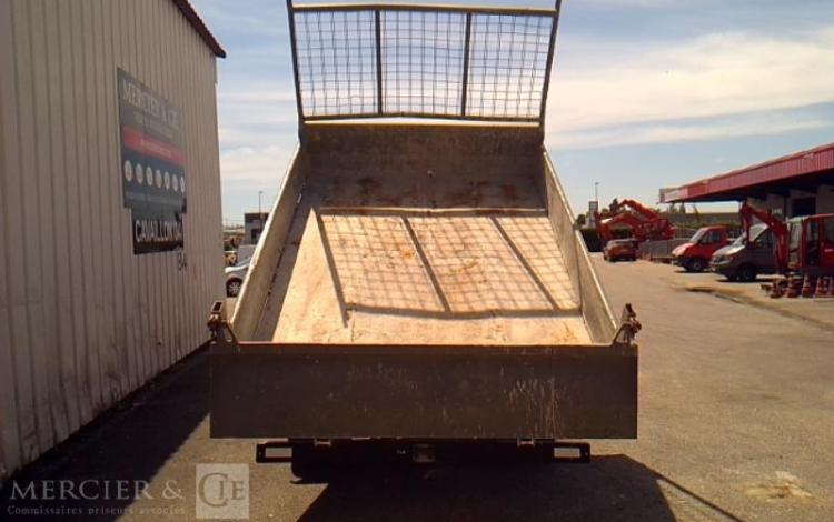 IVECO IS35 BENNE SIMPLE CABINE COFFRE IVECO 35C12  ES-489-CS