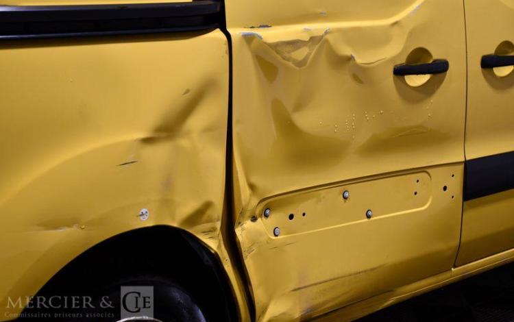 CITROEN BERLINGO TAILLE XL CLUB BLUEHDI S&S 100CH ETG6
 JAUNE EY-723-BZ