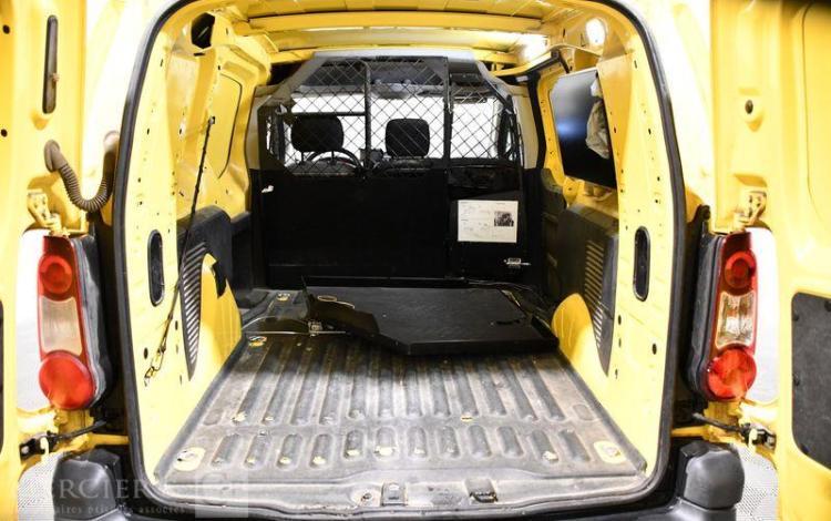 CITROEN BERLINGO TAILLE XL CLUB BLUEHDI S&S 100CH ETG6
 JAUNE EY-723-BZ