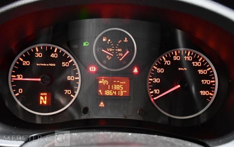 CITROEN BERLINGO TAILLE M CLUB BLUEHDI 100CH ETG6
 BLANC EZ-352-HH