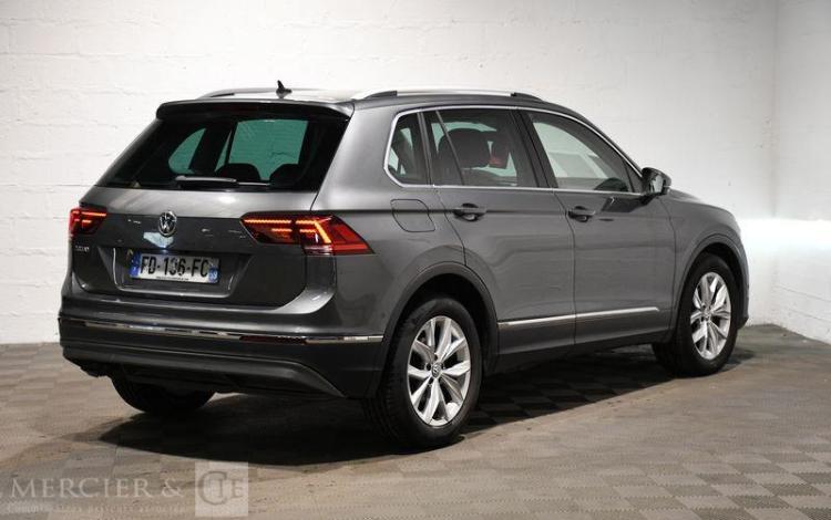 VOLKSWAGEN TIGUAN 2.0 TDI 150ch BLUEMOTION CARAT GRIS FD-136-FC