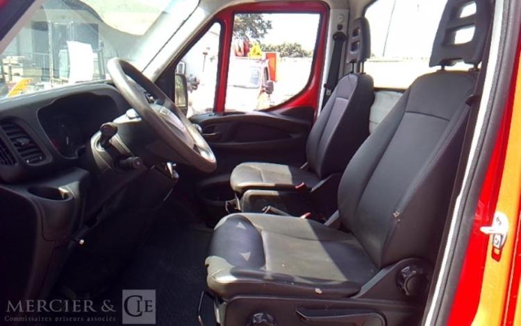 IVECO 35-120  NACELLE  SUR VL GSR 169TR 16M  2736H AN2019 ROUGE FD-340-QA