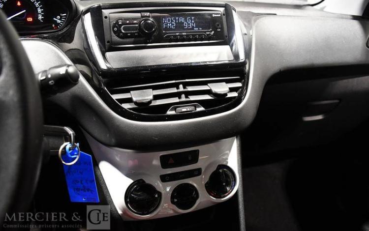 PEUGEOT 208 1,2 PURE TECH 68CH NOIR FJ-339-WC