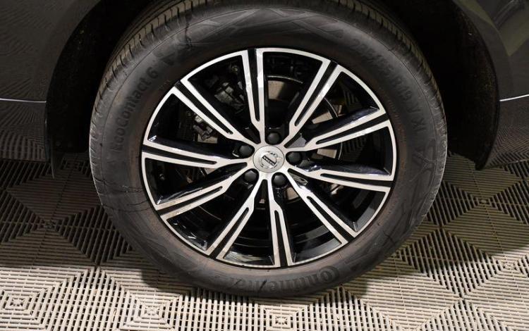 VOLVO XC60 2.0 D4 190ch INSCRIPTION LUXE GEARTRONIC VERT FK-667-QN