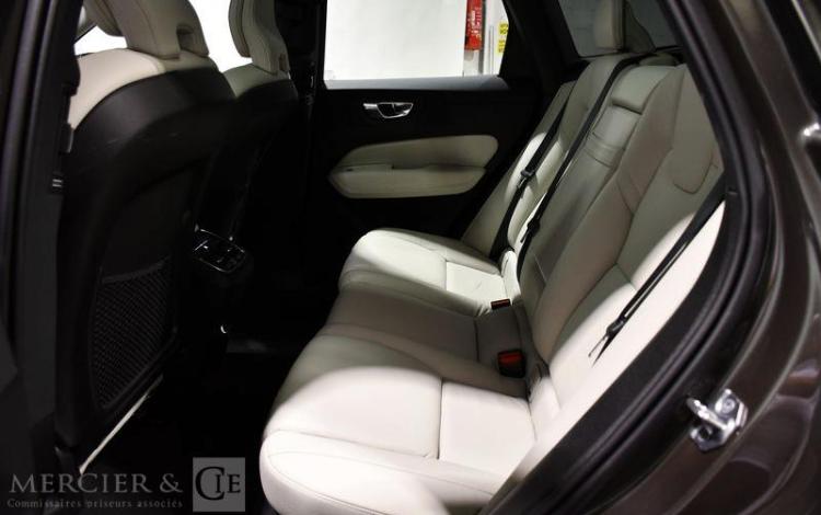 VOLVO XC60 2.0 D4 190ch INSCRIPTION LUXE GEARTRONIC VERT FK-667-QN