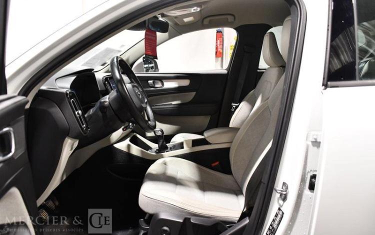VOLVO XC40 D3 ADBLUE 150CH BUSINESS BLANC FK-849-FF