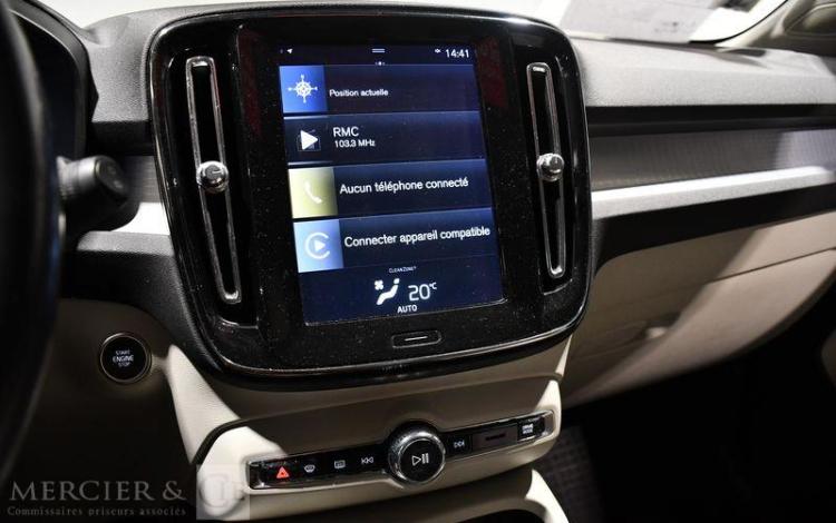 VOLVO XC40 D3 ADBLUE 150CH BUSINESS BLANC FK-849-FF