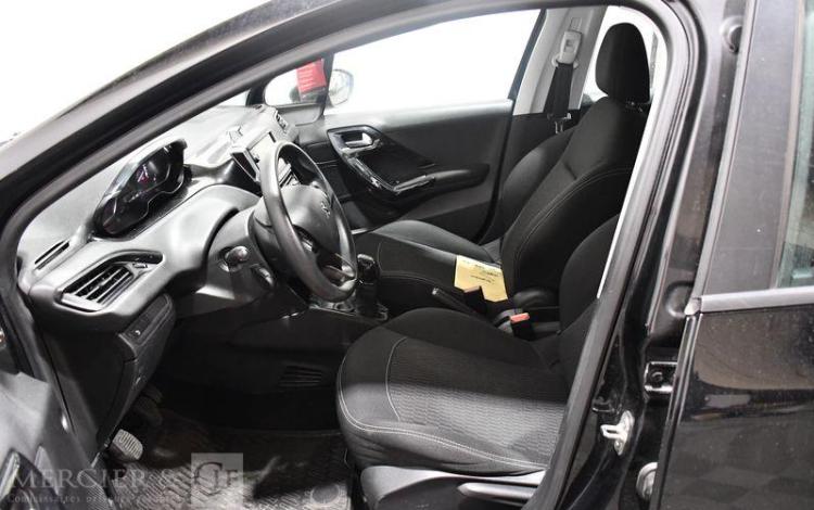 PEUGEOT 208 1,2 PURETECH 82 ACTIVE NOIR FM-288-DS