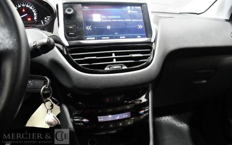PEUGEOT 208 1,2 PURETECH 82 ACTIVE NOIR FM-288-DS