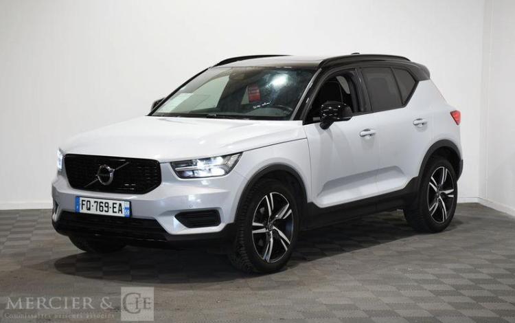 VOLVO XC40 1,5 T3 165 R-DESIGN 2WD GEARTRONIC BLANC FQ-769-EA