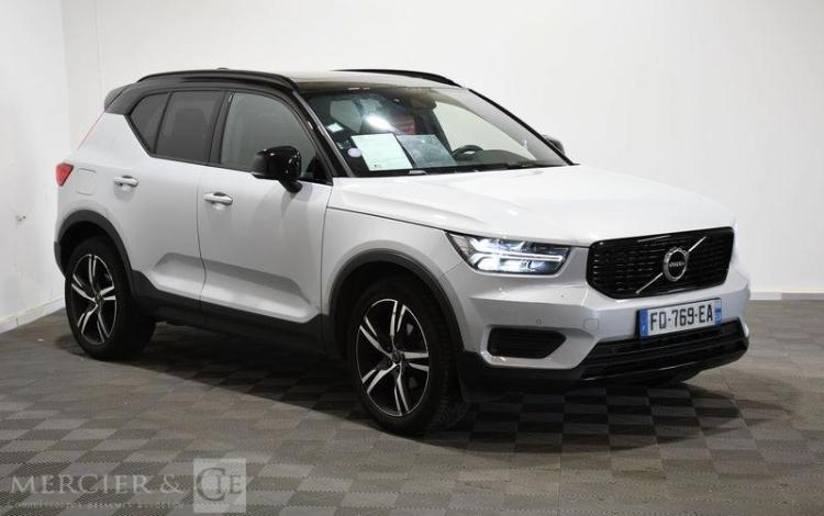 VOLVO XC40 1,5 T3 165 R-DESIGN 2WD GEARTRONIC BLANC FQ-769-EA