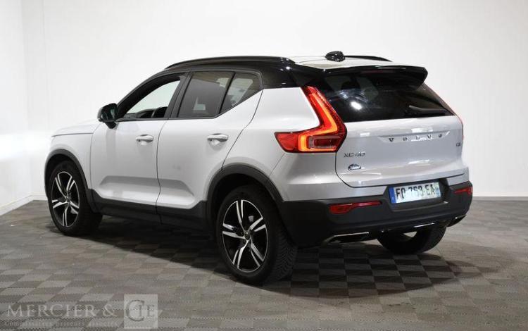 VOLVO XC40 1,5 T3 165 R-DESIGN 2WD GEARTRONIC BLANC FQ-769-EA