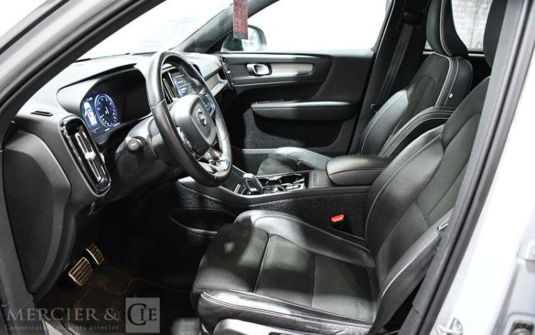 VOLVO XC40 1,5 T3 165 R-DESIGN 2WD GEARTRONIC BLANC FQ-769-EA