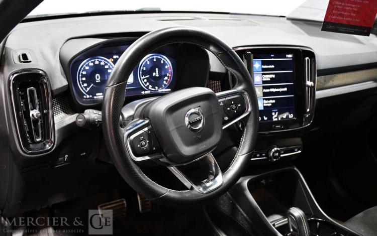 VOLVO XC40 1,5 T3 165 R-DESIGN 2WD GEARTRONIC BLANC FQ-769-EA