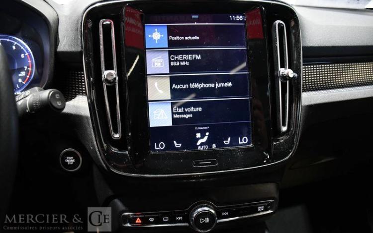 VOLVO XC40 1,5 T3 165 R-DESIGN 2WD GEARTRONIC BLANC FQ-769-EA