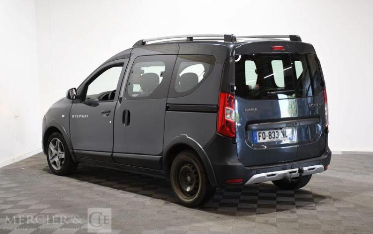 DACIA DOKKER STEPWAY BLUE DCI 95 BLEU FQ-833-NC