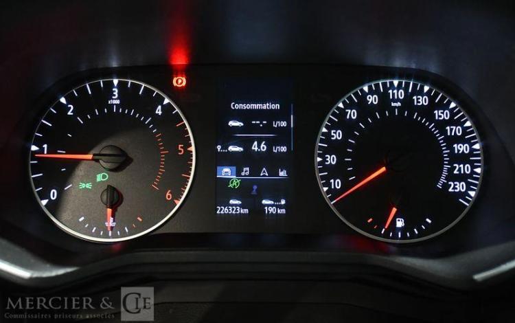 RENAULT CLIO STE 85CH AIR NAV BLUE BLANC FR-828-MA