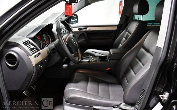 VOLKSWAGEN TOUAREG V6 TDI NOIR FT-037-ZX