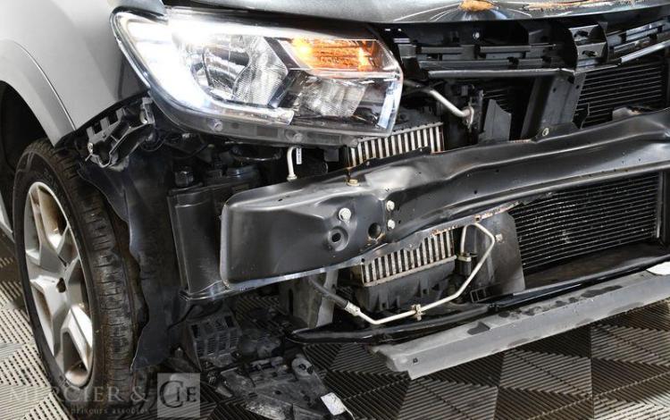 DACIA SANDERO STEPWAY 0.9 TCE 90ch NOIR FT-313-JY
